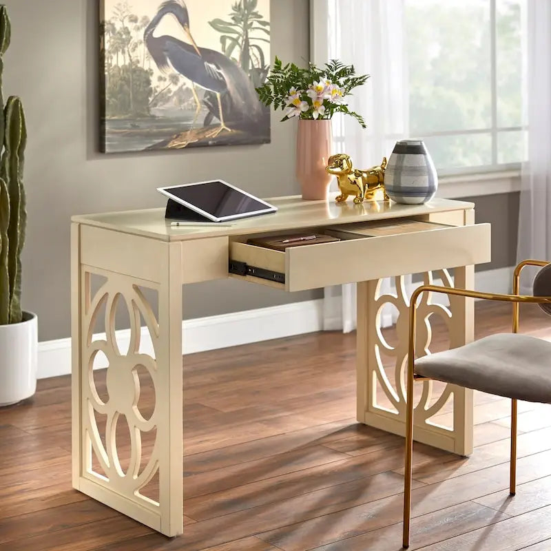 Sturdy and durable Desk
